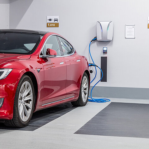 Elektrofahrzeug Hofbräuhaus Parkgarage Elektrofahrzeug