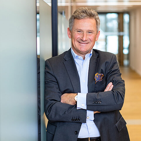 Dipl.-Ing. Wolfgang Roeck Dipl.-Ing. Wolfgang Roeck